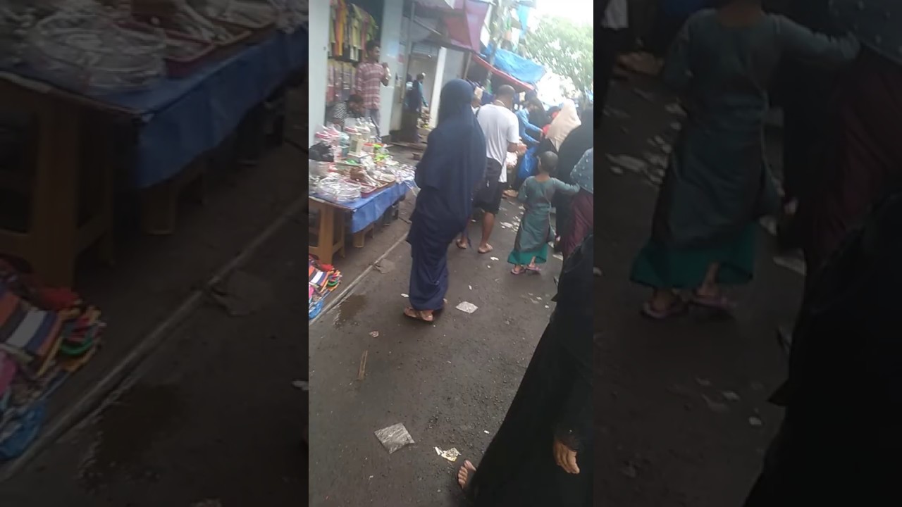 People breaking Lockdown rules in Govandi Shivaji Nagar Market Road no. 2
