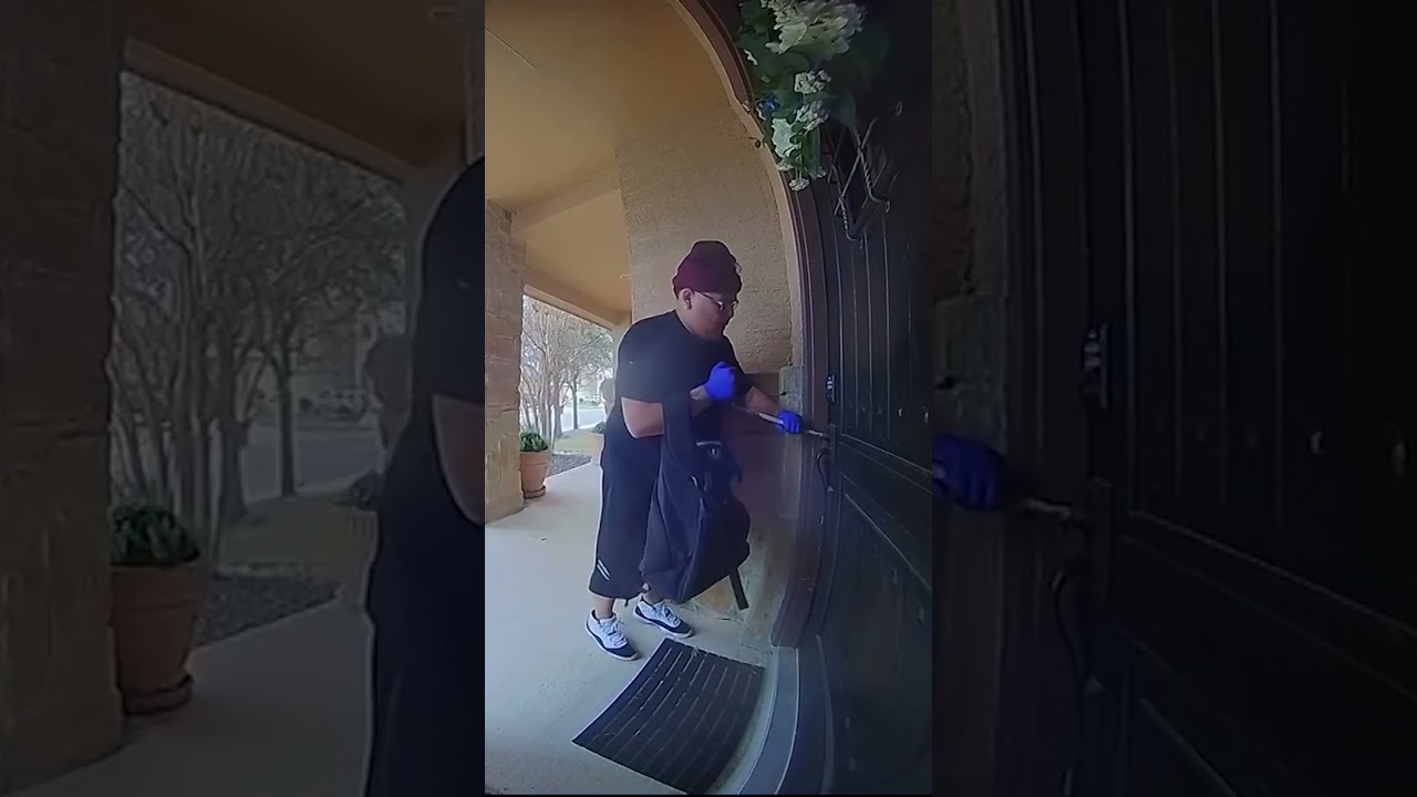 Texas burglary suspect caught on video trying to break into home using a crowbar