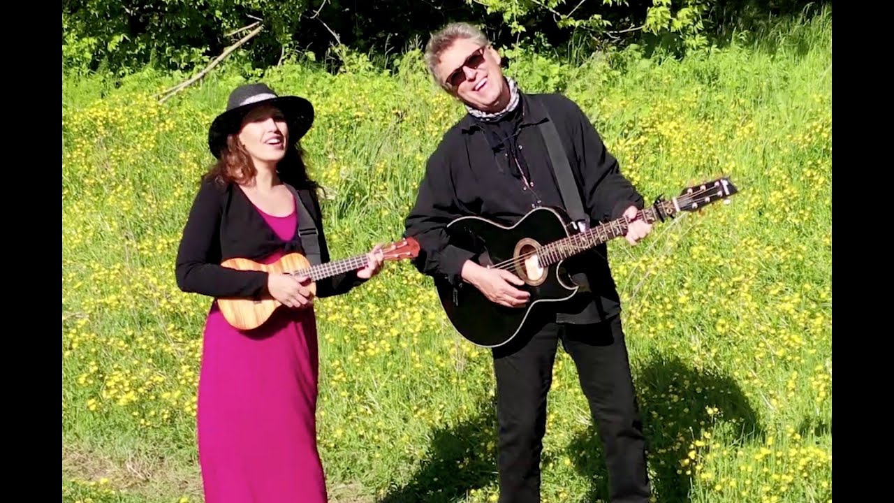 Dupla KáVé & Köteles Cindy - Állj meg egy percre - Official Music Video - 2020