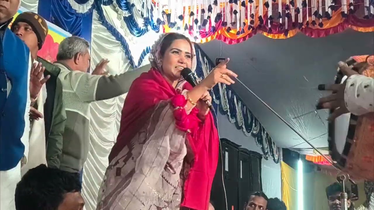 অসাধারণ খেলা দেখালেন মুক্তা সরকারের ঢোল এবং বাঁশিওয়ালা, লোকে বলে আমার ঘরে নাকি।। 