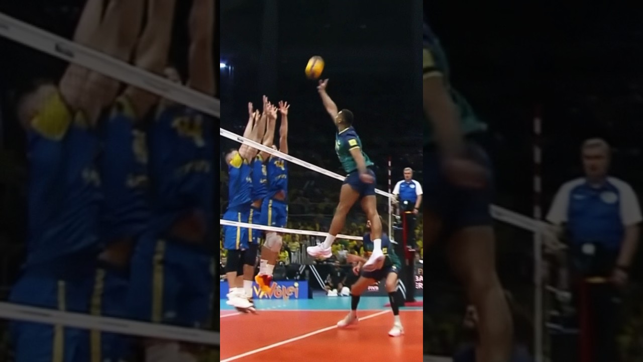 His vertical jump is crazy 😮&zwj;💨🥵 #epicvolleyball #volleyballworld #volleyball