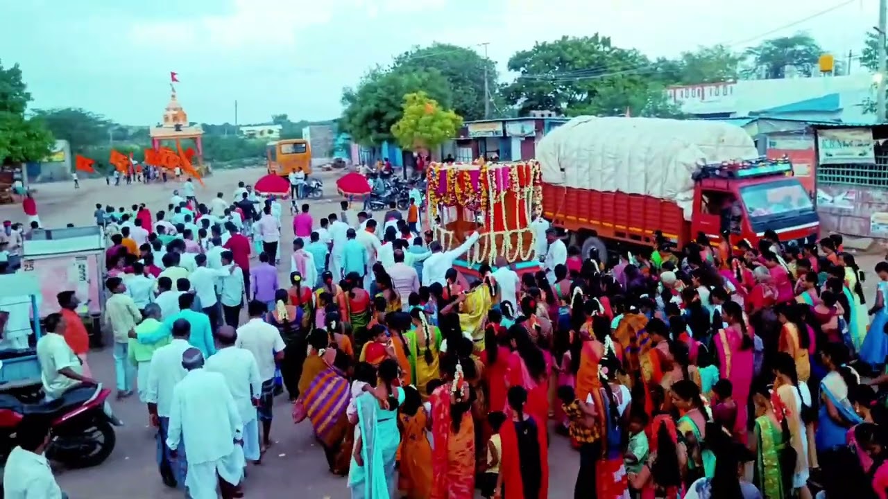 ಶ್ರೀ ಡಾ. ಚಂದ್ರಶೇಖರ ಮಹಾಸ್ವಾಮಿಗಳ ಕಾರಹುಣ್ಣಿಮೆಯ ಭಕ್ತಿ ಗೀತೆ ಕೇಳಿ ಆನಂದಿಸಿ 🙏