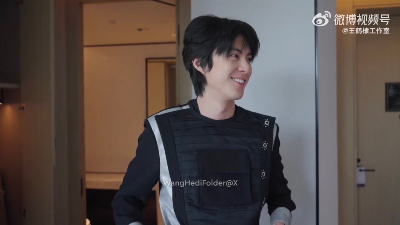[ENG SUB] Dylan Wang BTS Vlog of 'Keep Running': "Go go go let's head out!" | Wang Hedi 2025
