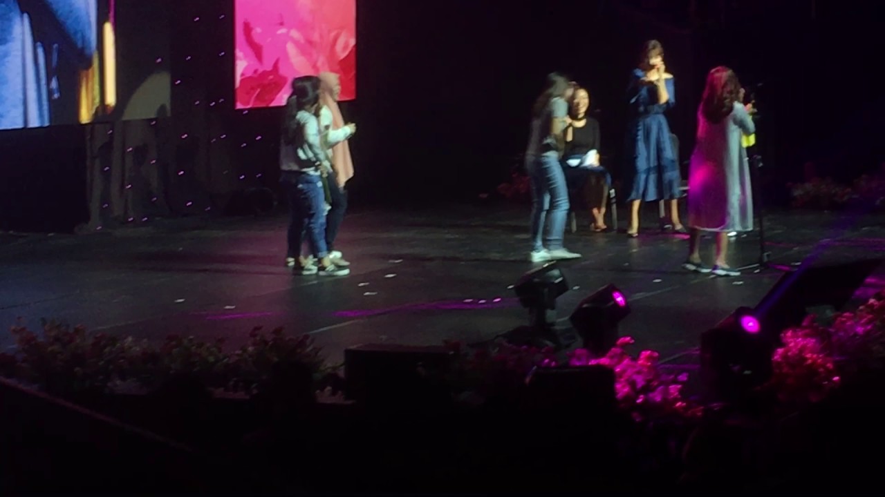 Park Shin Hye Fun Meet and Concert 2017 (Part 8)