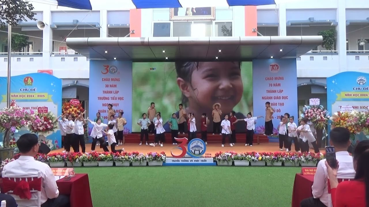 Văn nghệ chào mừng 30 năm thành lập Trường Tiểu học Ngọc Thụy