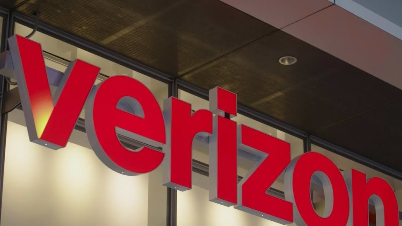 Hundreds of thousands of Verizon customers facing nationwide service outage