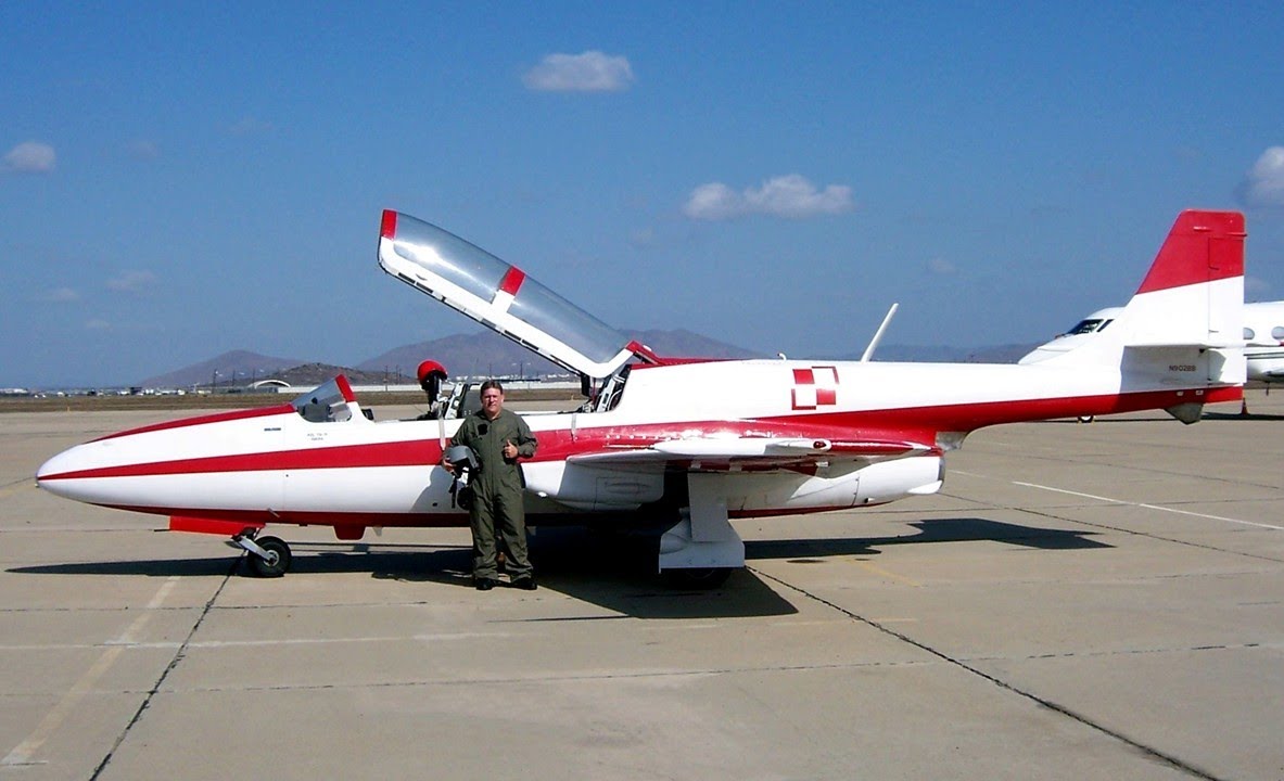 Flight in TS-11 ISKRA JET - PZL-WSK-Mielec N902BB Brown Field Airport San Diego, California