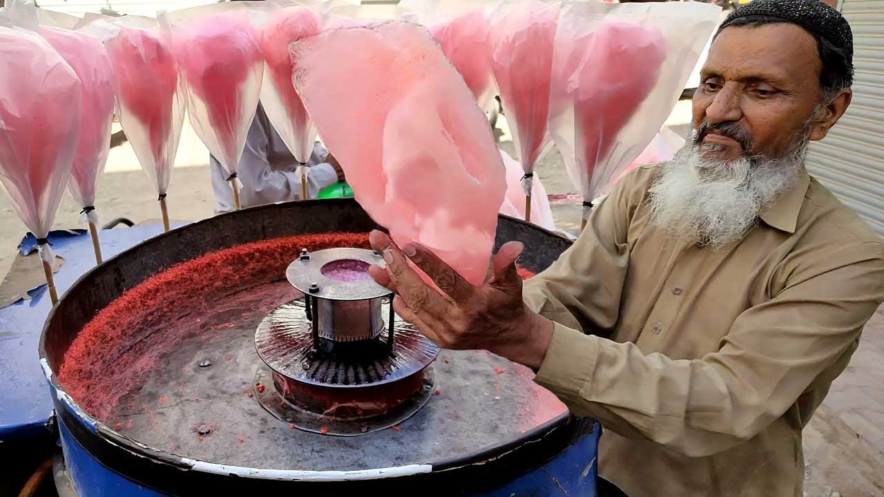 Cute Uncle Making Cotton Candy on Road | Sugar Candy ( Budri Kay Baal ) Pakistan Street Food
