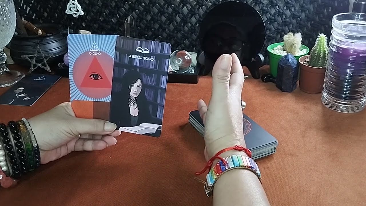 ESSA PESSOA TE DEIXOU PORÉM AINDA TE AMAVA. FICA TE OBSERVANDO. 👁️🔍❤️#oraculista  #soucartomante