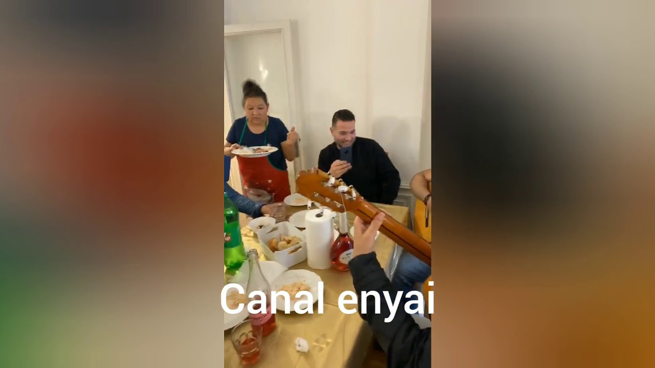 Nen y same  cantando alabanzas