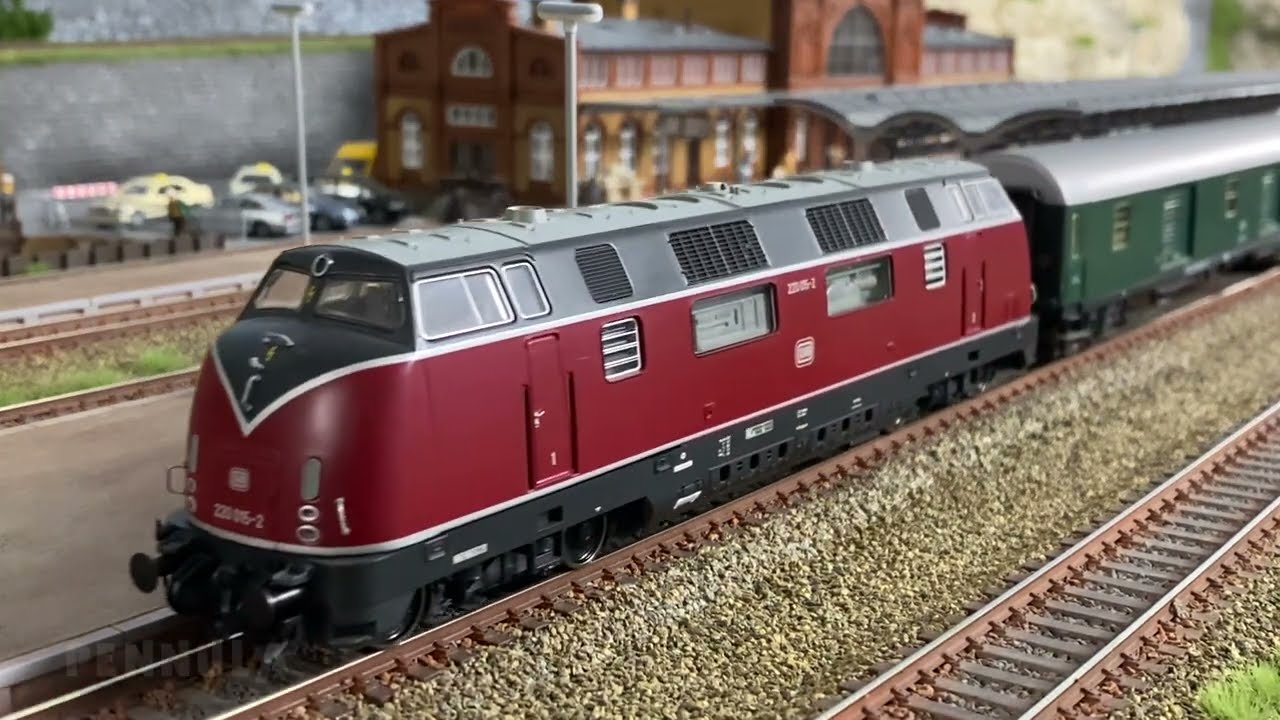 Die großartige V 200 bzw. 220 Diesellokomotive der Deutschen Bundesbahn im H0 Modellbahn-Betrieb