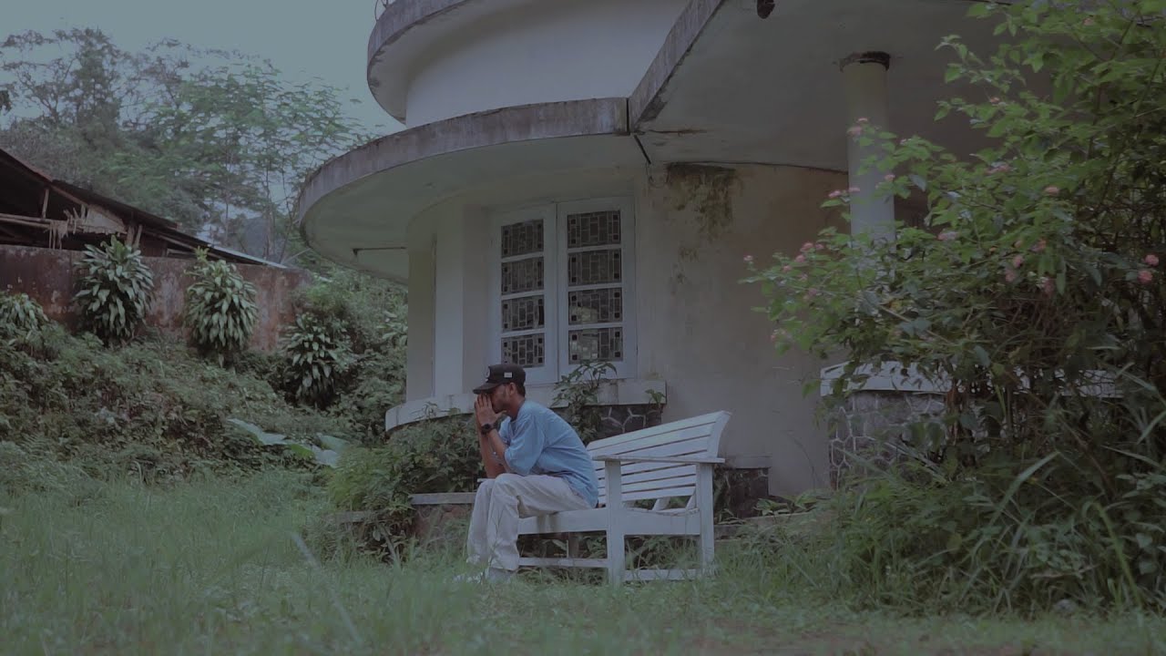 Lucky Lelapary - BALADA RINDU (MV)