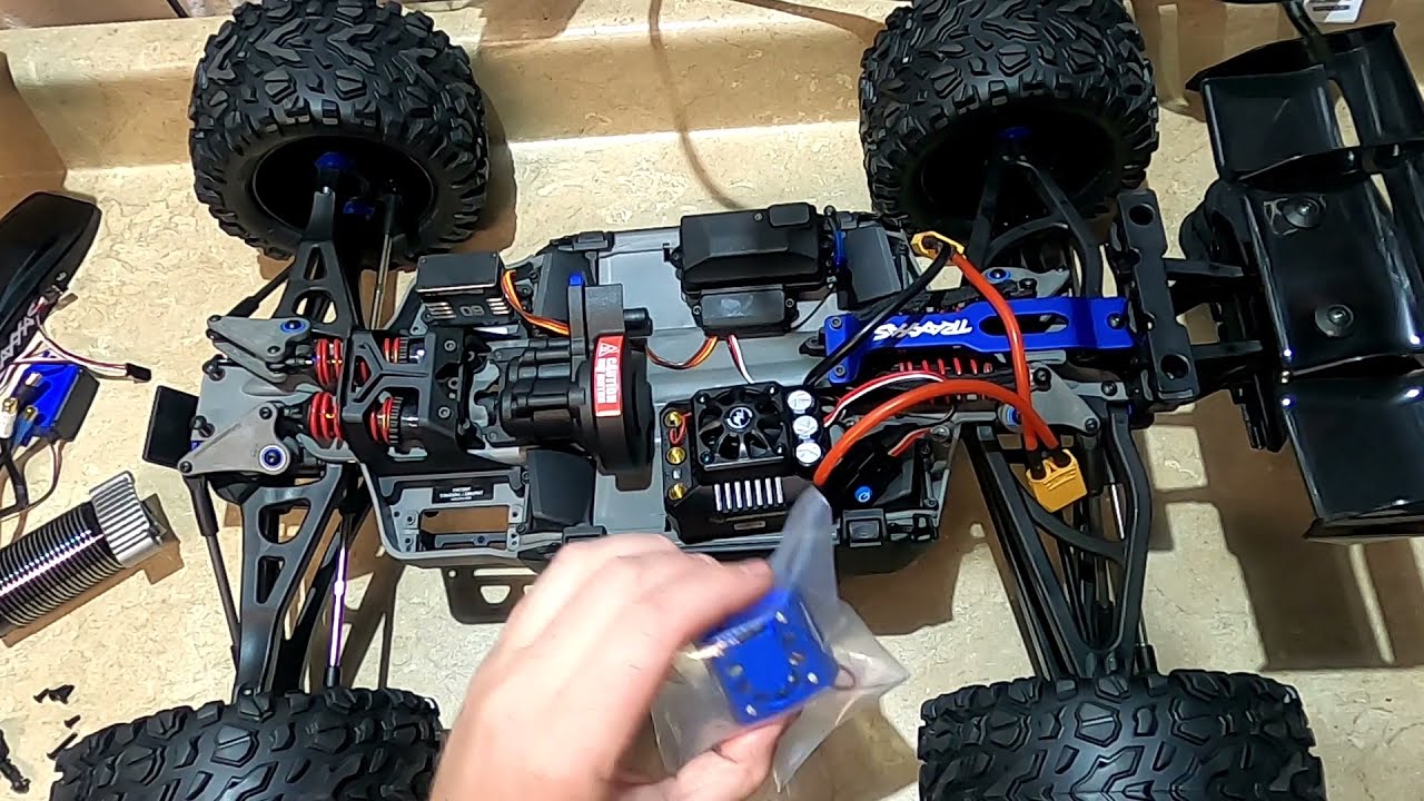 Upgrading a Traxxas E-Revo 2.0 VXL Part 4 Spur Gear and Motor Fan