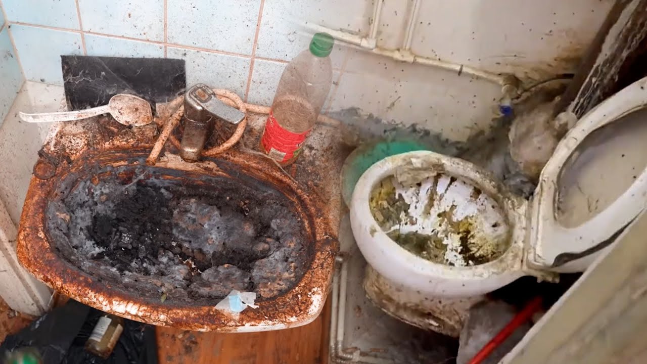 😱DEEP CLEANING A FILTHY HOUSE FOR FREE! - 30 Years of Dirt 🤮🤮~ Amazing Home Transformation❤️