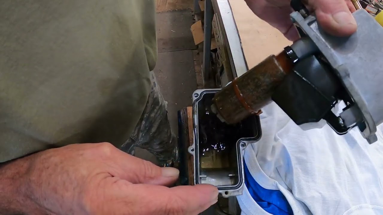 Mercury 60 л.с. 4-тактный двигатель. Проблемы с топливным насосом. Часть 1.