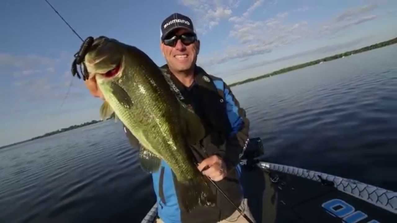 Cover Craw Crushin' Largemouth Bass - Dave Mercer's Facts of Fishing
