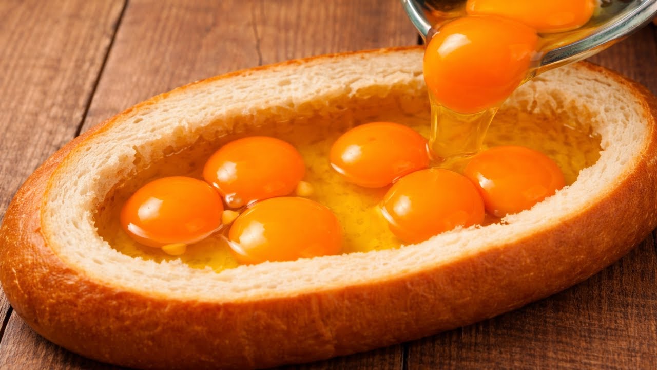 Just pour the eggs into the bread. A healthy and delicious breakfast.
