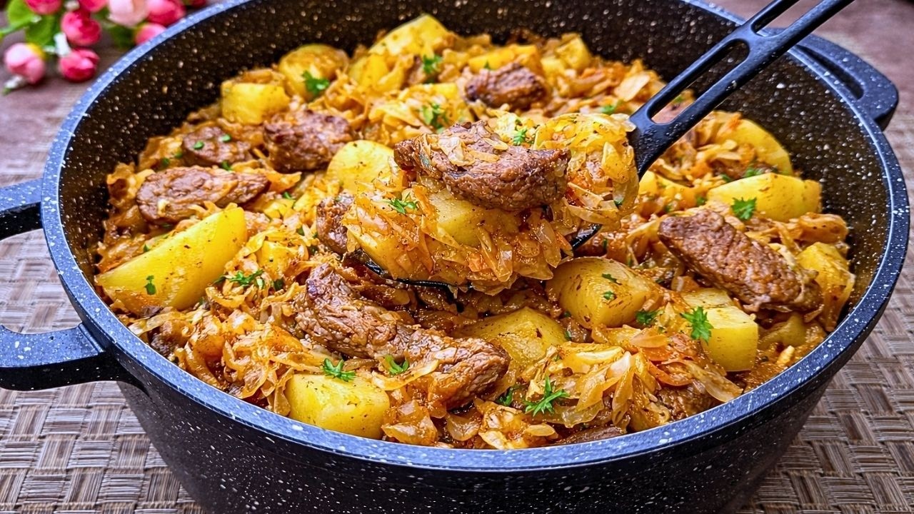 Беру КАПУСТУ и немного мяса и готовлю Вкуснейший Ужин для всей семьи! Легкий РЕЦЕПТ из Капусты