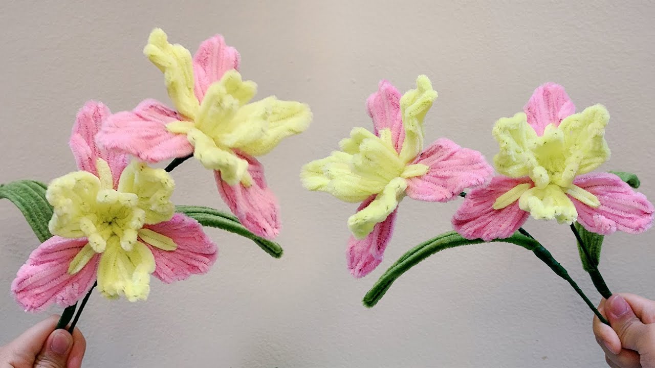 How To Make Pipe Cleaner Flowers | DIY Pipe Cleaner iris Flower | Pipe Cleaner Crafts