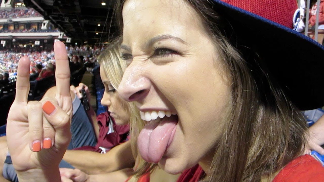 CUTE GIRL GOES METAL! (8.19.13 - Day 1572)