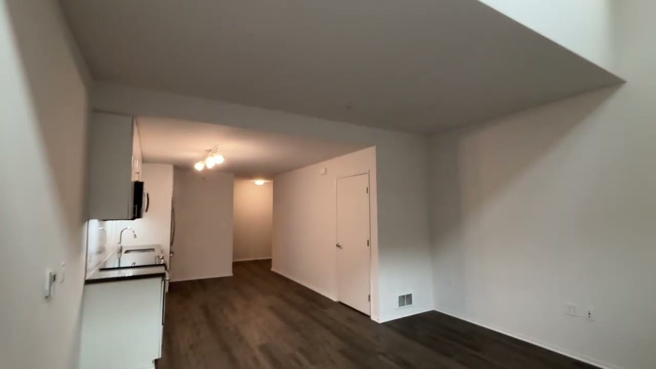 1B / 1.5B Lofted Apt 00E-126