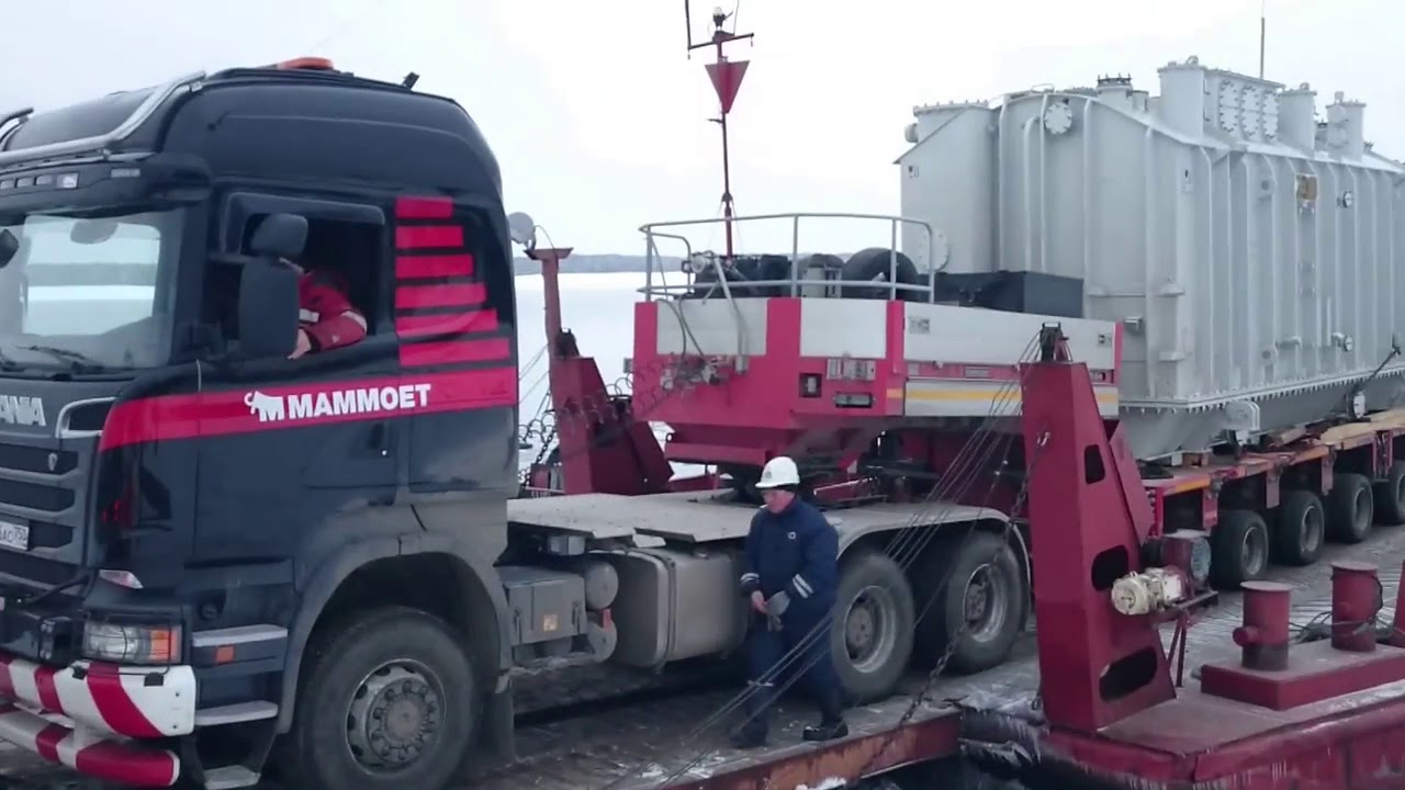 Coupling hitch for unloading modules from the barge in Russia.