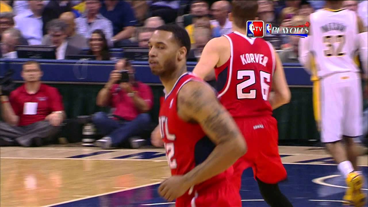 Mike Scott Goes 5 for 5 from Outside in a Red Hot 2nd Quarter