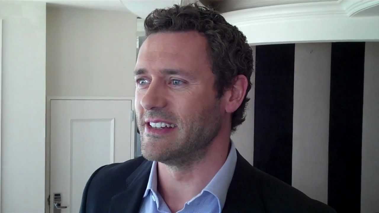 Jason O'Mara stars in the new sci-fi time travel TV series Terra Nova