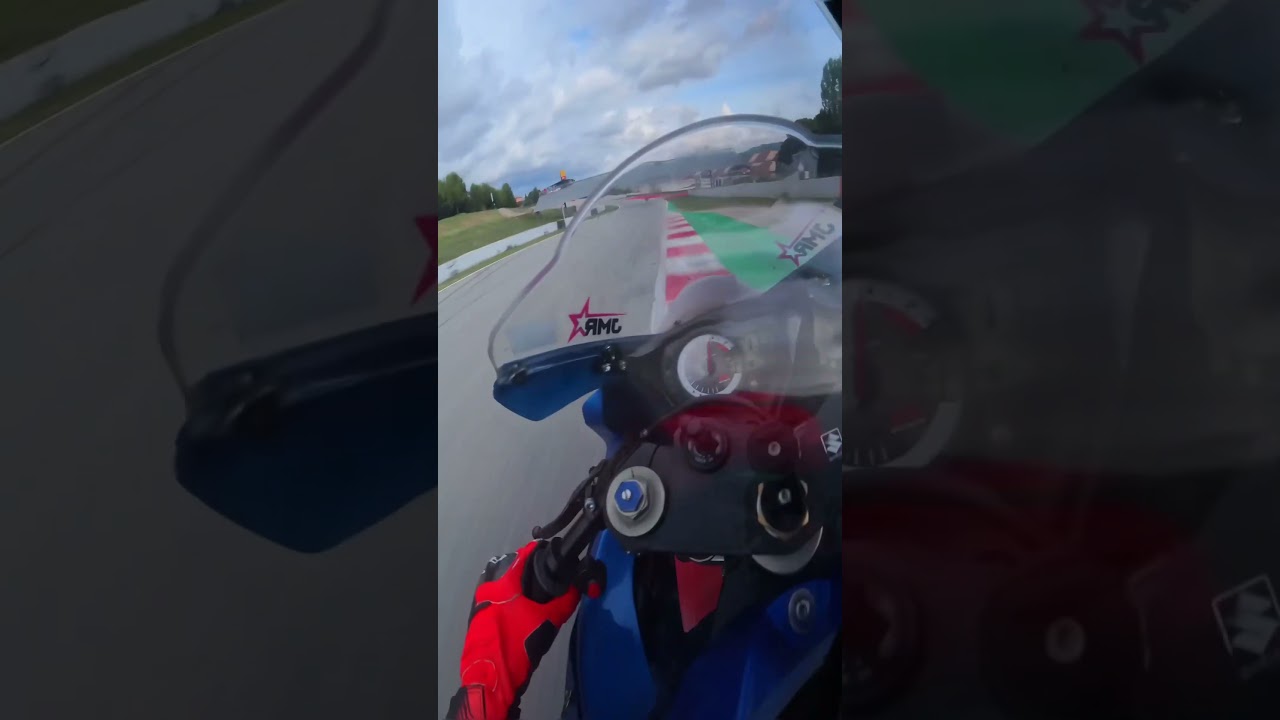 Circuito Montmel&oacute; 1:47 Supersport On Board