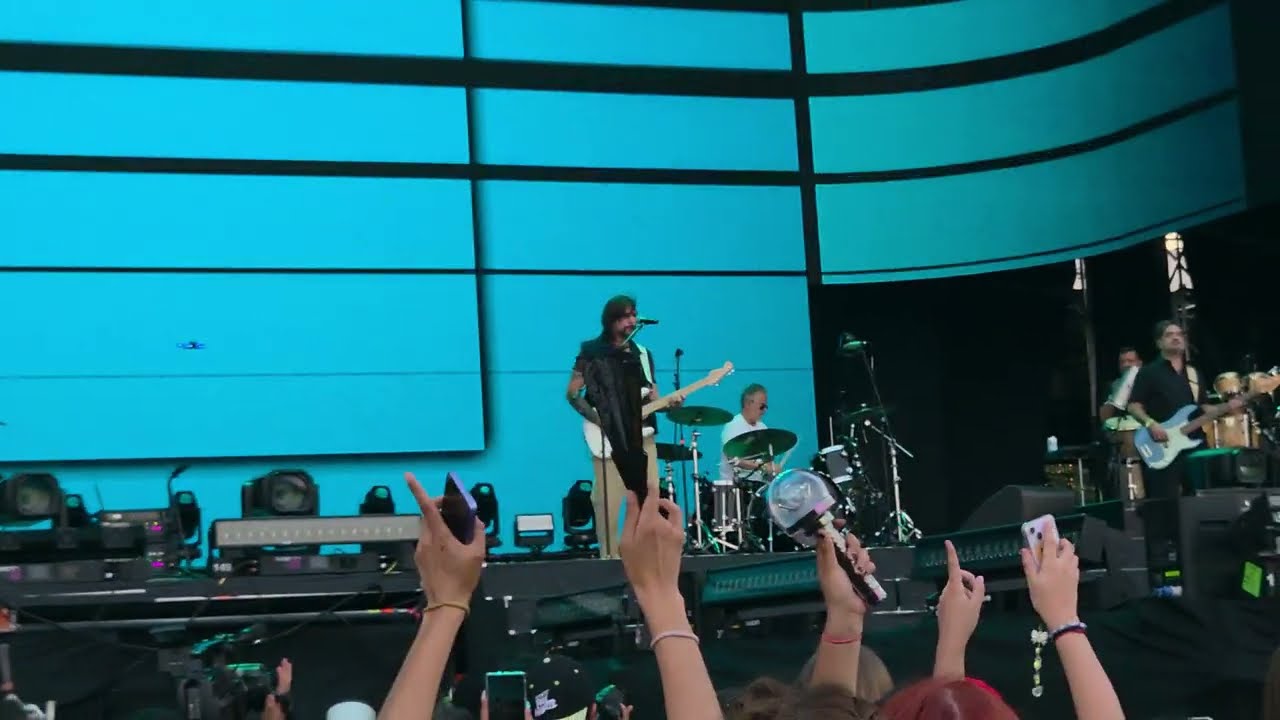 Juanes Tecate 'pal Norte 2025- Mala gente + Amores prohibidos