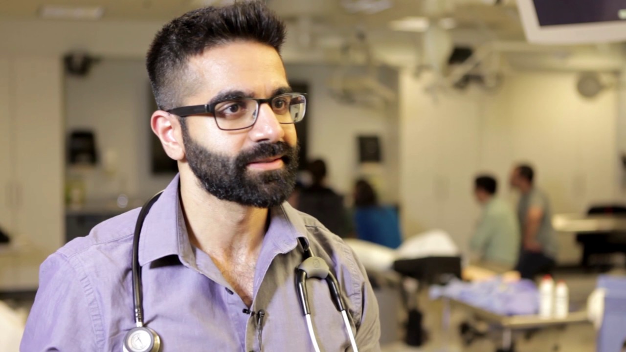 Shane Arishenkoff demonstrates ultrasound to residents at VGH
