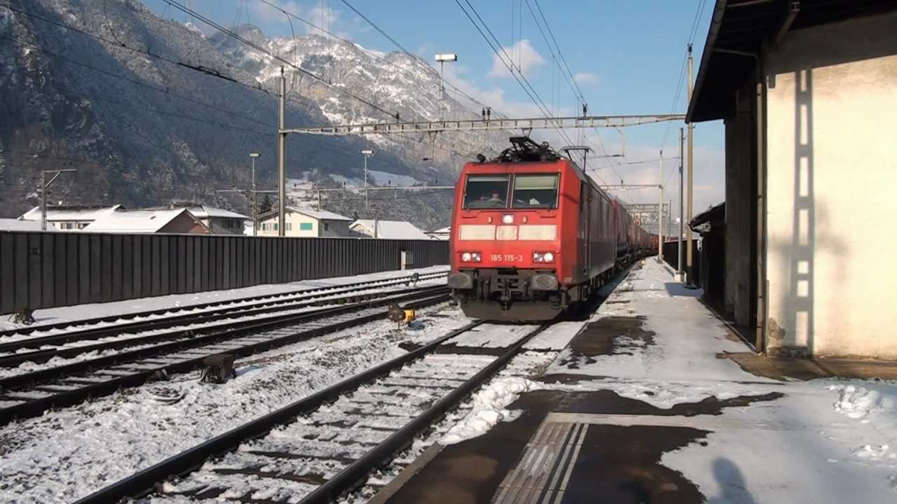 Bahnverkehr in Erstfeld am 4.12.10 - 