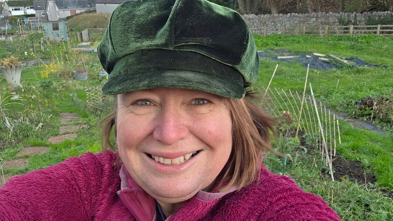 A cold day on the allotment! Taking refuge in the shed! Ep 23