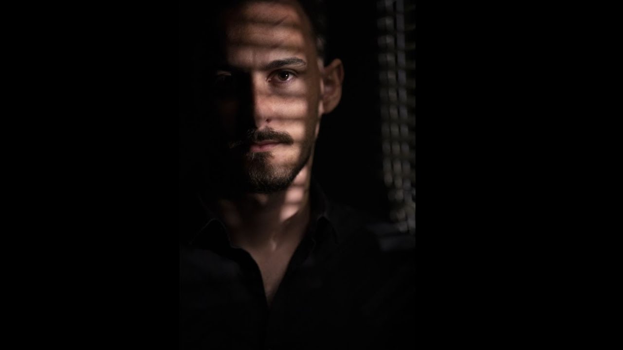 Λευτέρης Καλλέργης - Μες στη βροχή - Official Music Video | Lefteris Kallergis - Mes Sti Vroxi