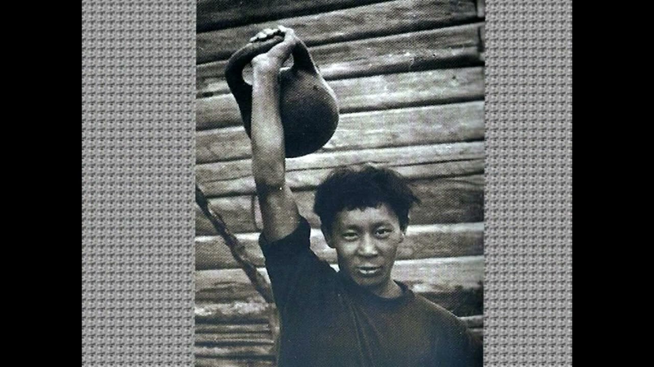 Бөдөҥ государственнай, политическай, общественнай деятель Р А  Бурнашов 75 сааһыгар