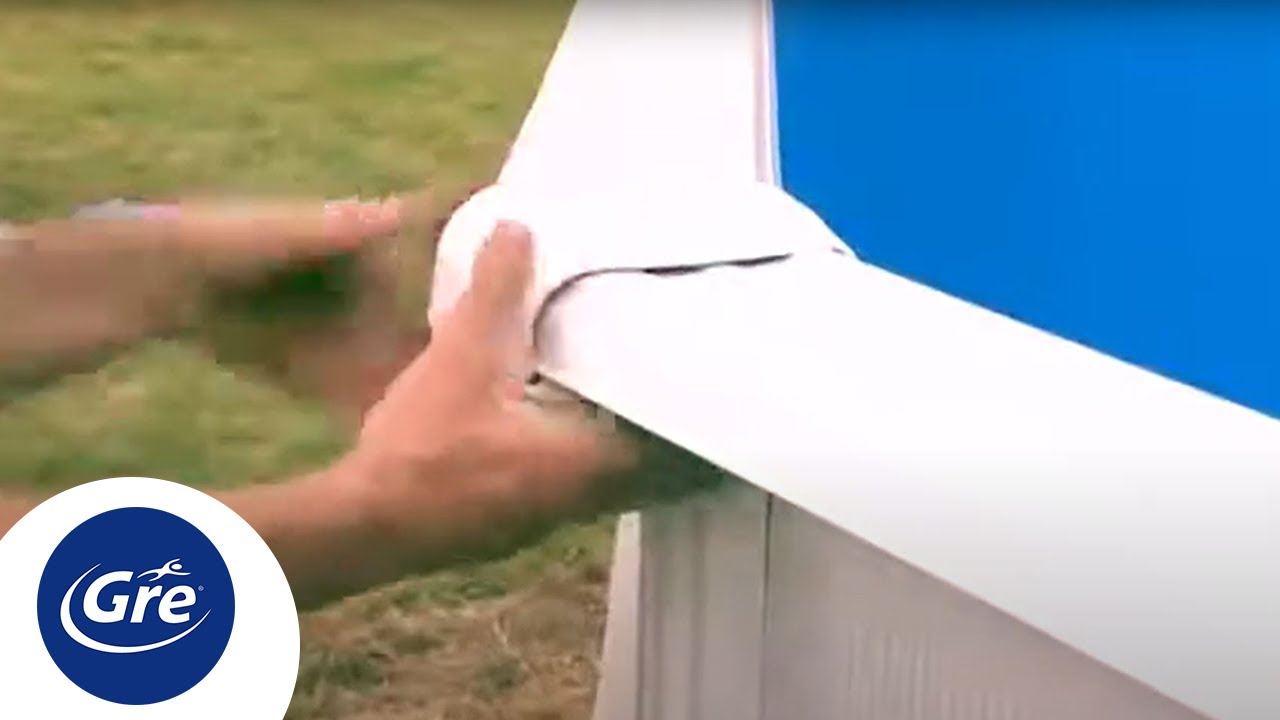 Montage d’une piscine acier ronde de la marque Gré