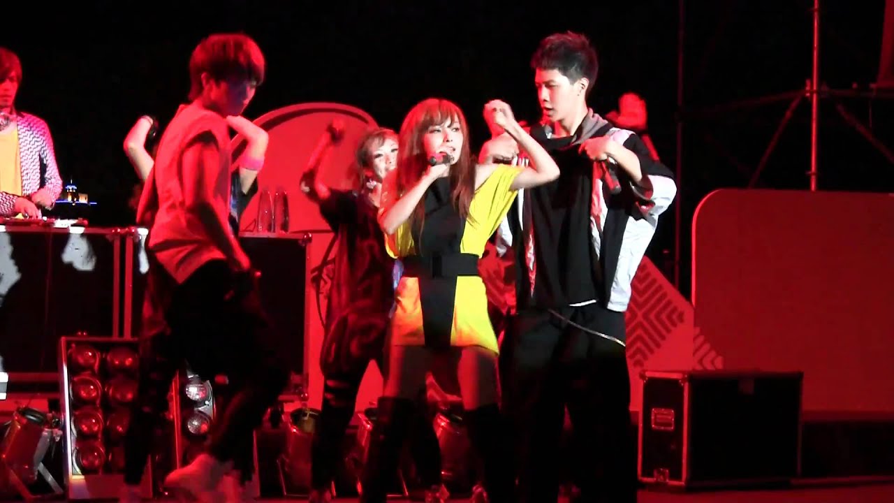2010.10.16 大嘴巴 (4) - 喇舌 @ 2010高雄左營萬年季 [秀影365]