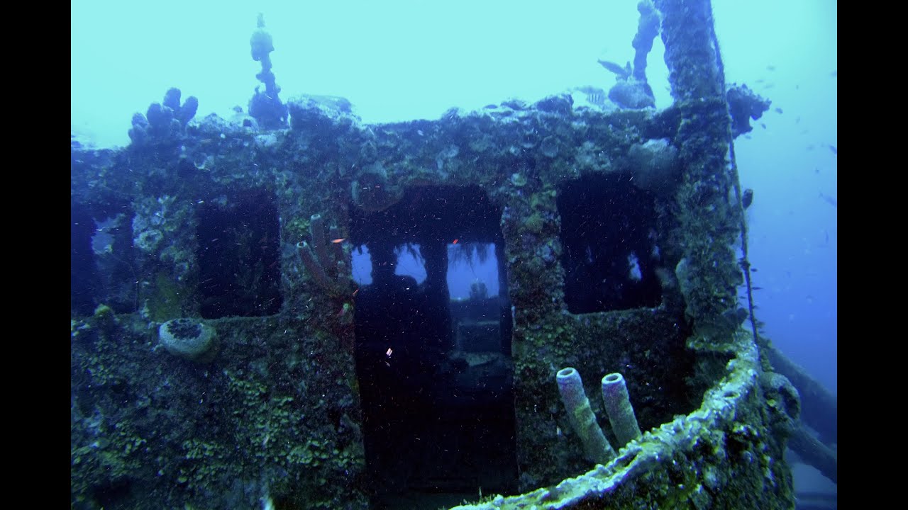 Diving Curacao- The Superior Producer Wreck  2014