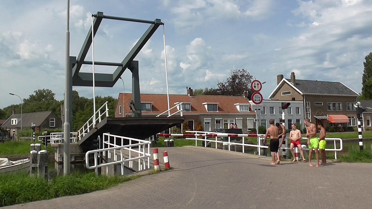 Brugopening Wilhelminabrug Wilhelminadorp Ophaalbrug Drawbridge/ Pont Basculant/ Klappbrücke