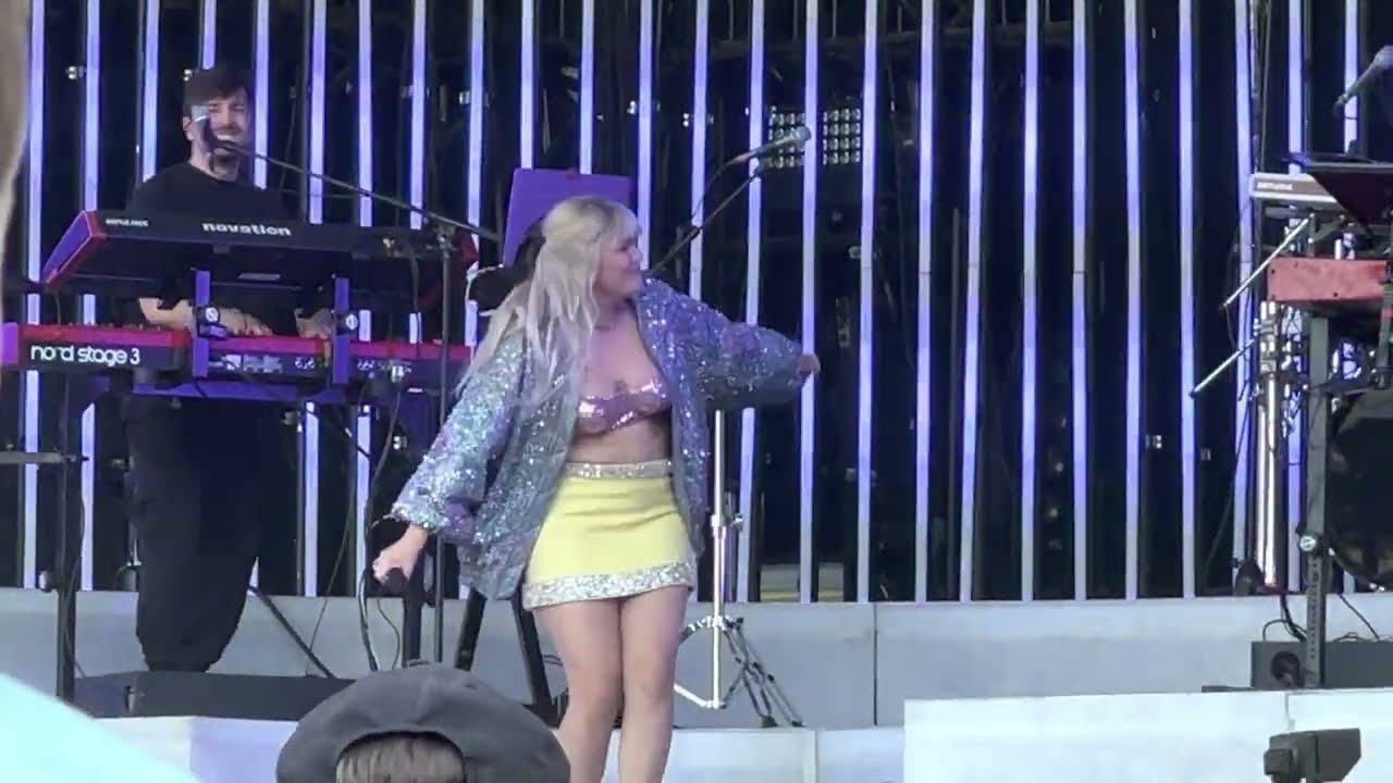 LOUANE - DONNE-MOI TON COEUR (Ronquières Festival Belgique  06.08.2022)