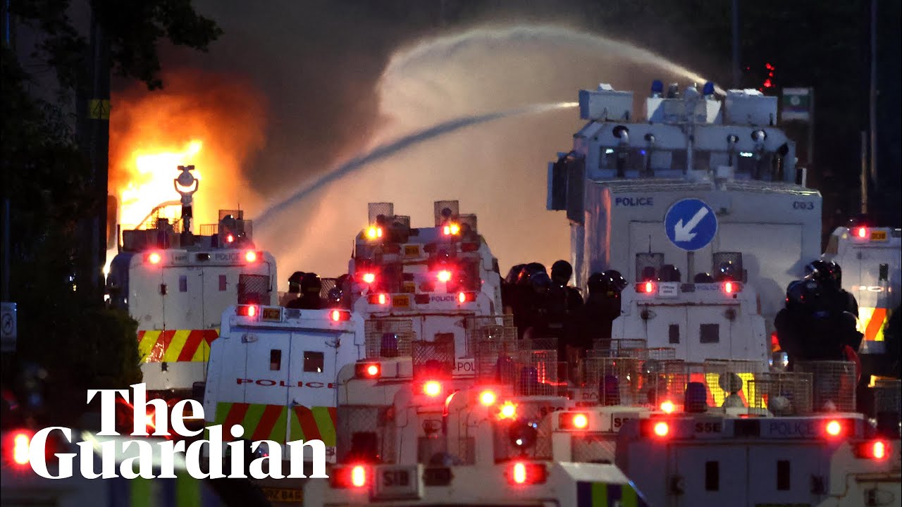 Belfast protests: police use water cannons against rioters in Northern Ireland