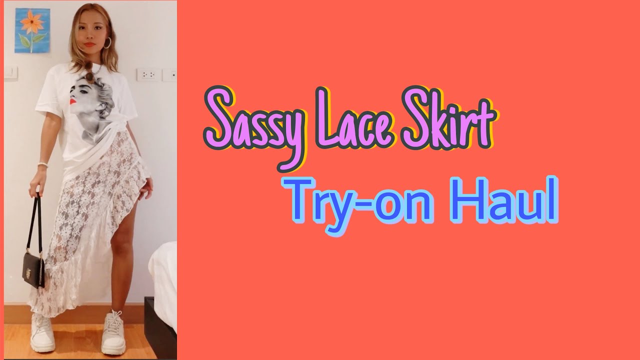 Glam Lace Skirt & T-shirt // Trending Style // Get ready for a fun day out