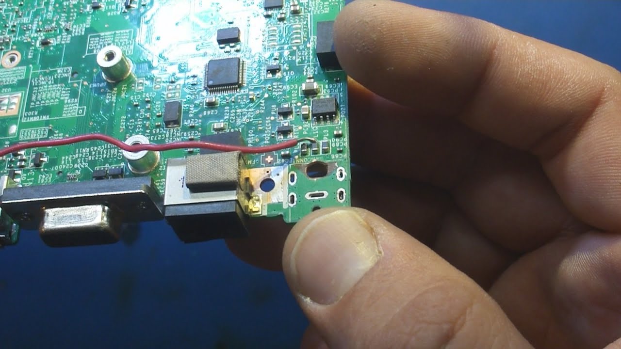 Игровой ноутбук MSI MS-1761. Слабое место.