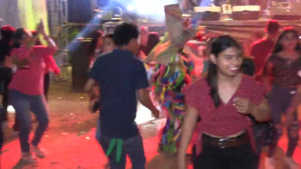 Baile de fiesta de xv años en agua del espino.