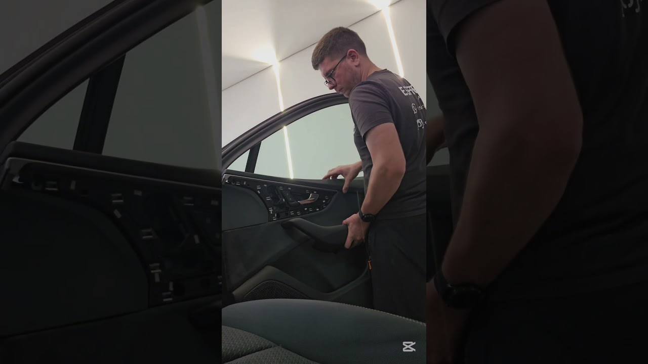 Audi Q7 2025 - Front door panel removal #doorpanel #removal #remove #asmr #audi #luxury #q7