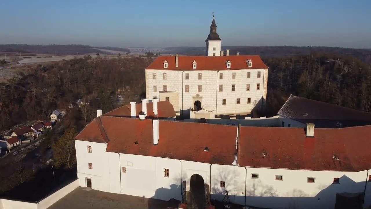 Starý zámek v Jevišovicích / Hudební sál