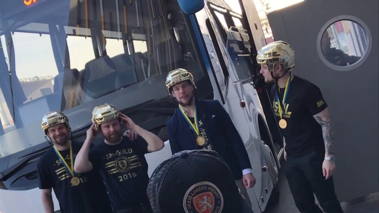 Supportrarna möter spelarna efter SM-guldet (180422)