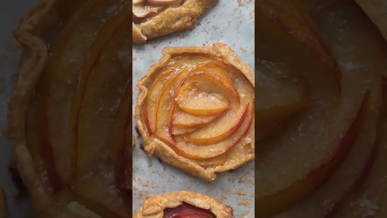 Grab your favorites! 🍑 Try this delicious Stone Fruit Galette recipe with fruits from Chile!