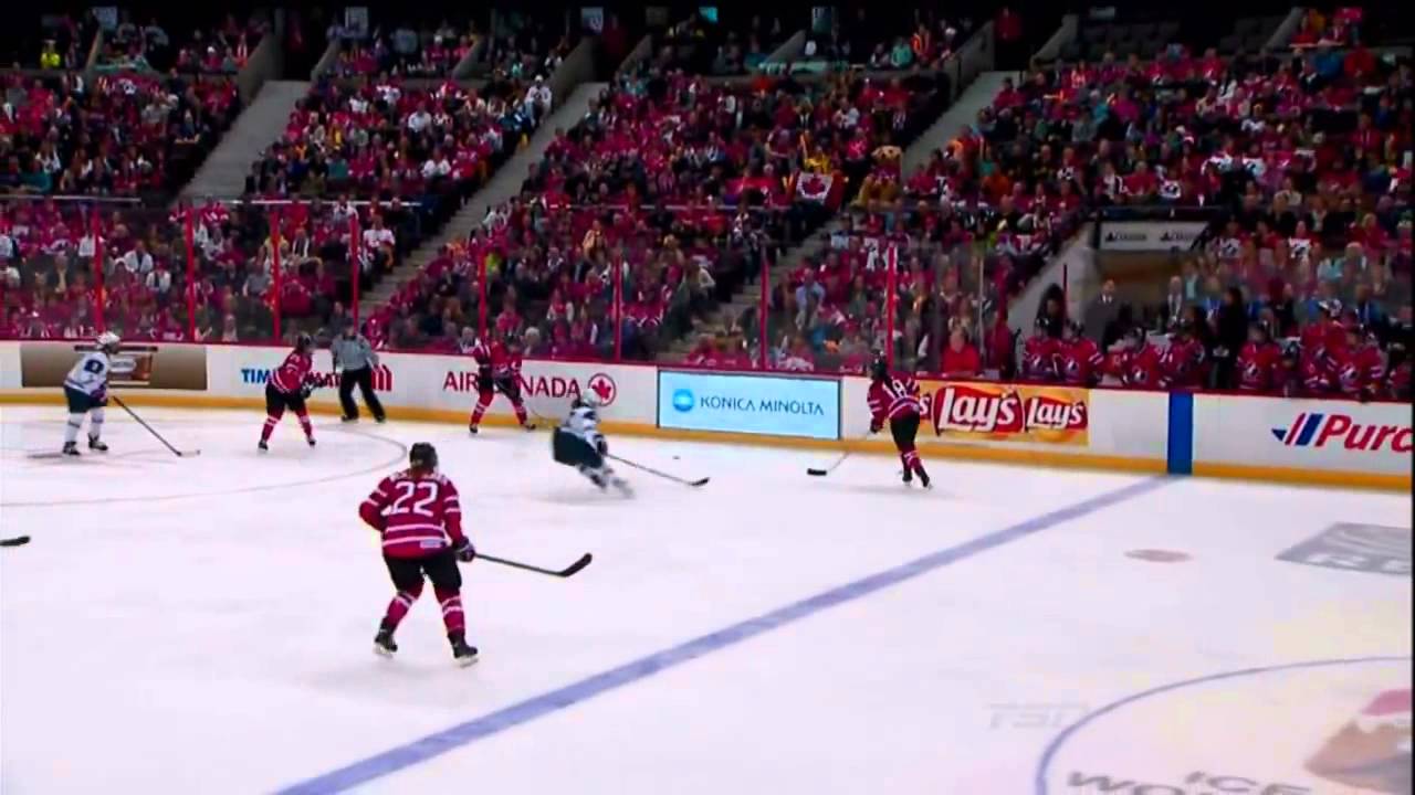 Caroline Ouellette goal against USA in Ottawa in 2013
