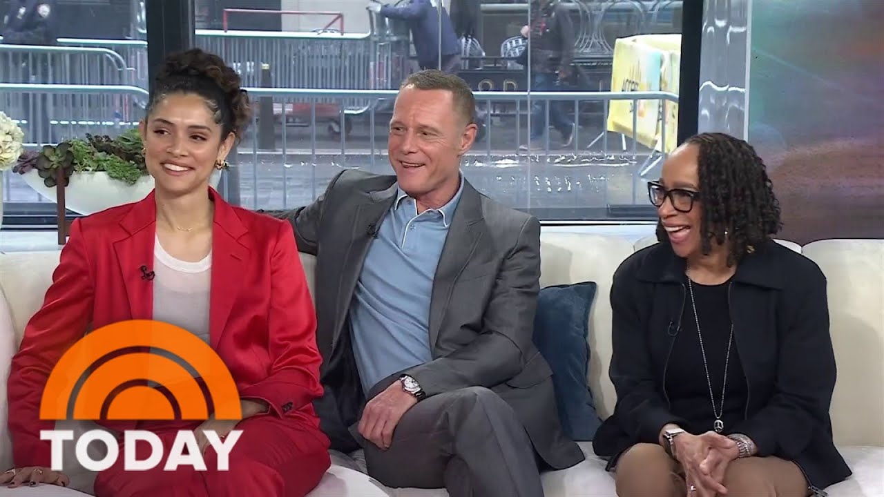 'One Chicago' stars quizzed on topics their characters should know